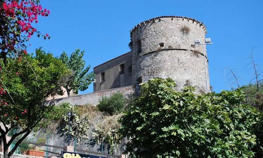 Nella Torre Cimalonga  tutta la storia di Scalea