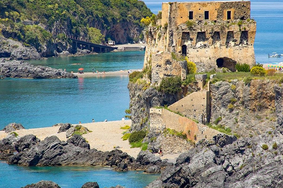 Torre e scogliera di Fiuzi