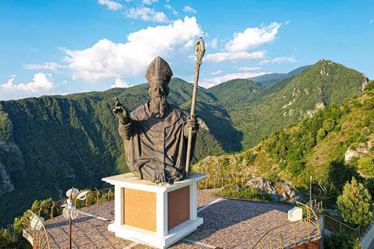 Statua San Ciriaco