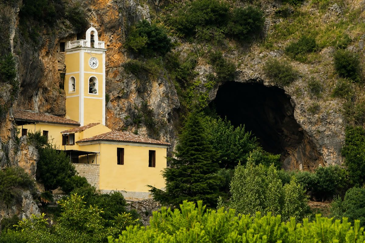 Santuario Madonna della Grotta